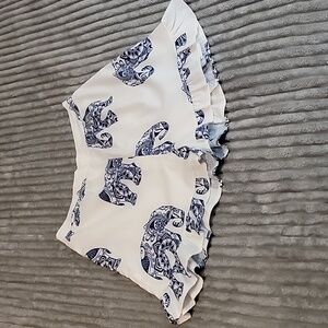 Shorts w/ elephants